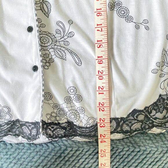 Aria - Lovely Vintage Lacey Sleeveless PJ Top & Cropped Pants Set - Picture 9 of 13